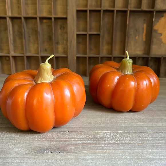 2 | POTTERY BARN Pumpkin Candles - Picture 1 of 9